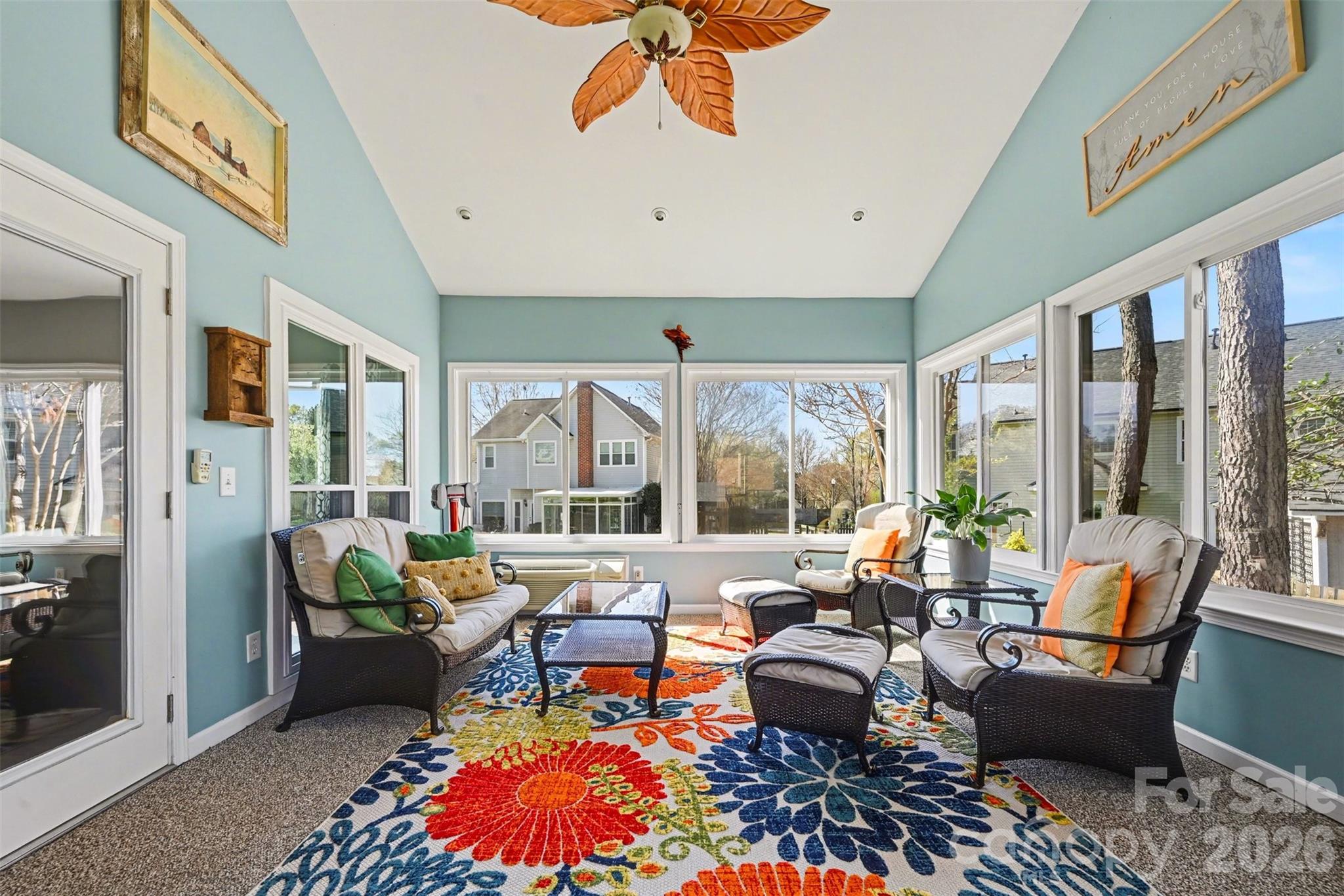 586 Gatsby Place NW