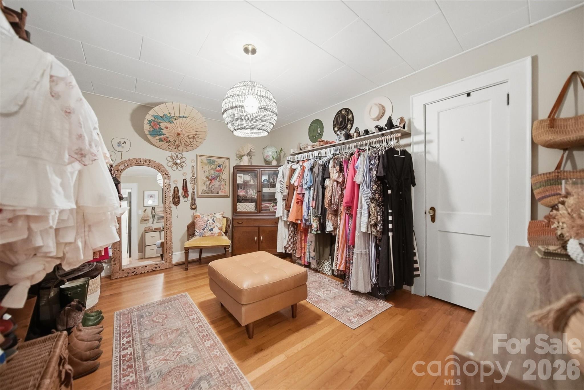 504 W 6th Street