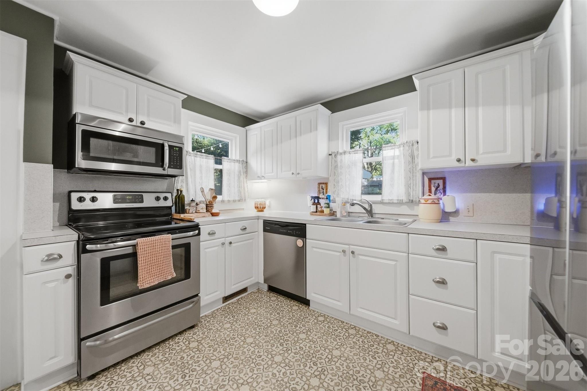 504 W 6th Street