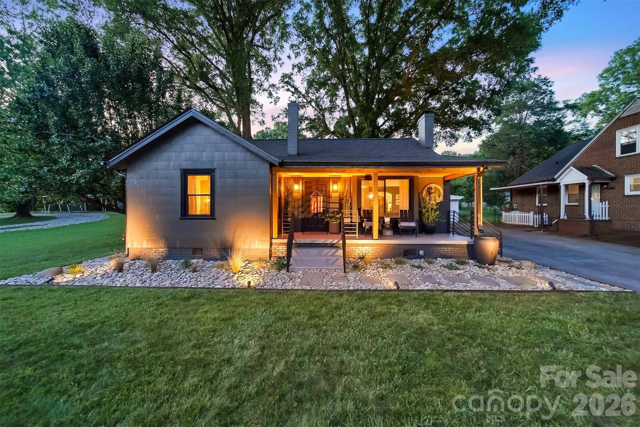 504 W 6th Street