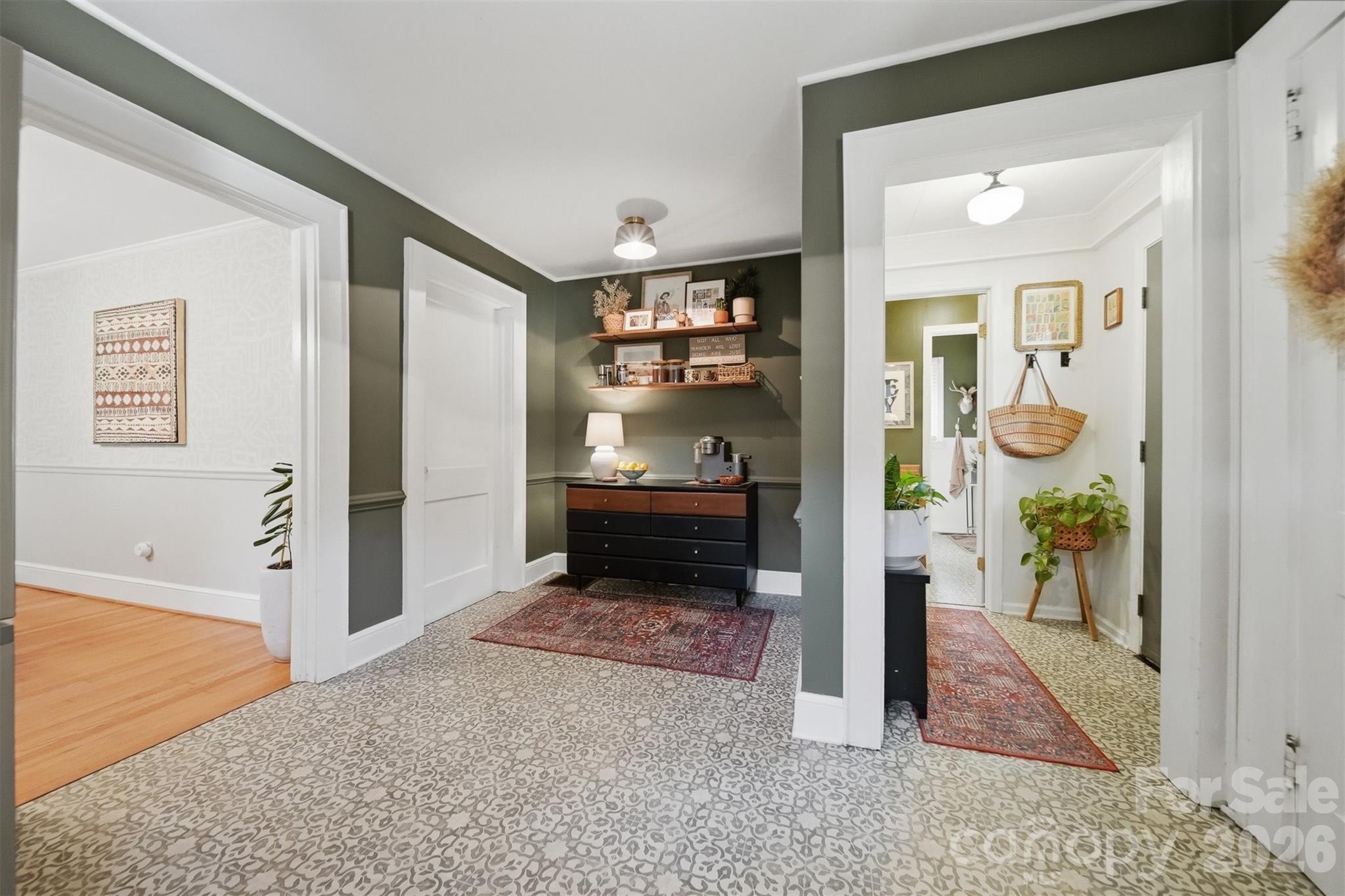 504 W 6th Street