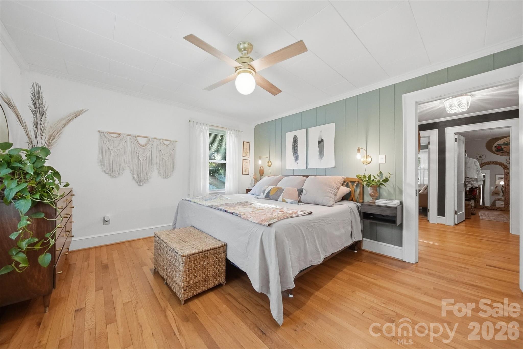 504 W 6th Street