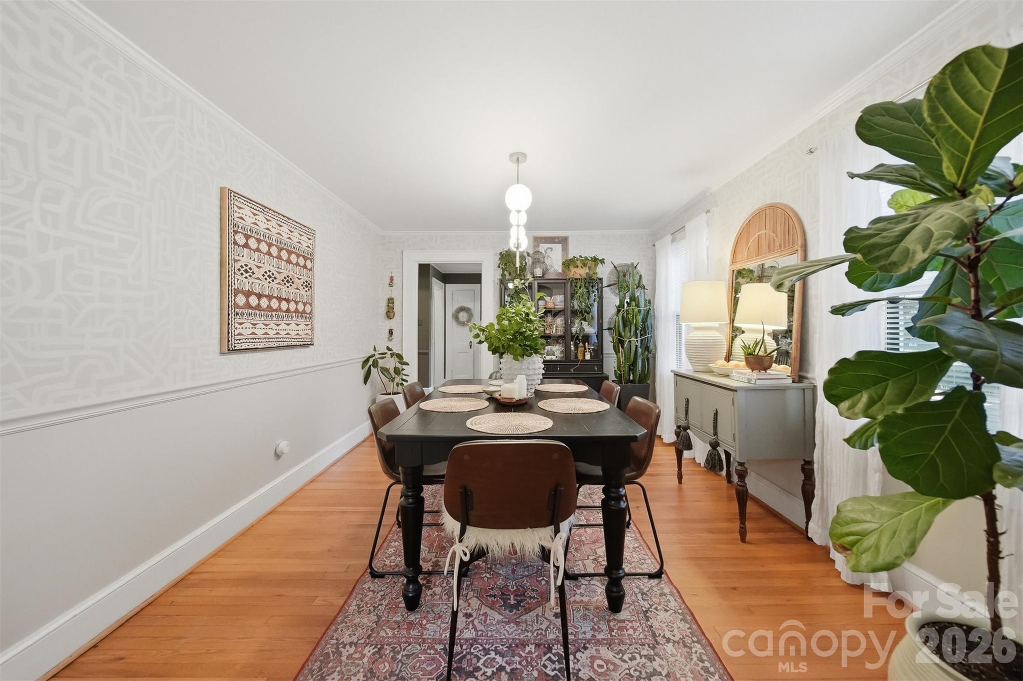 504 W 6th Street