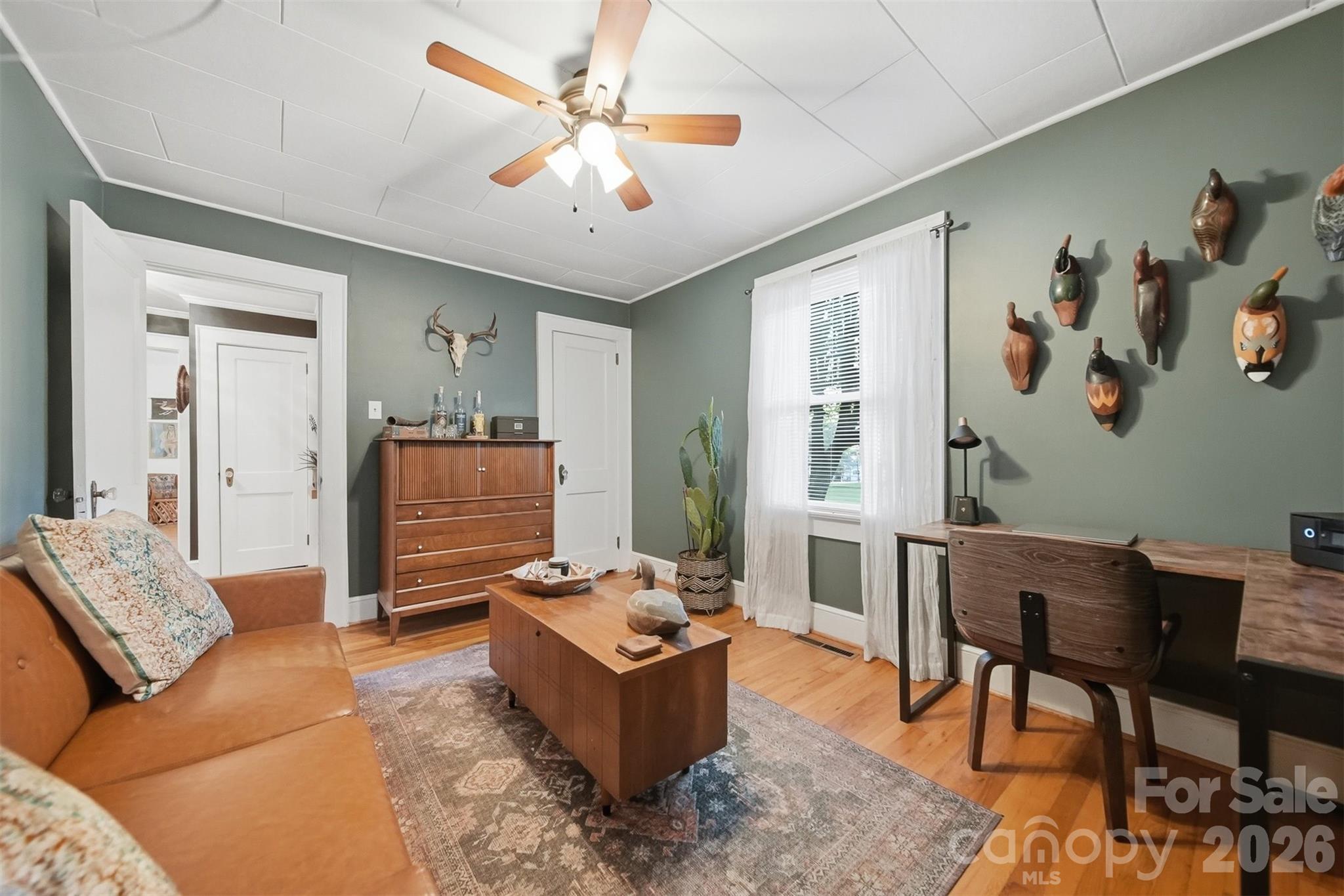 504 W 6th Street