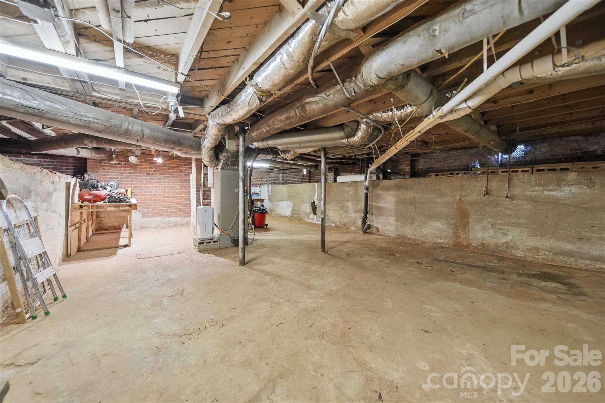 504 W 6th Street