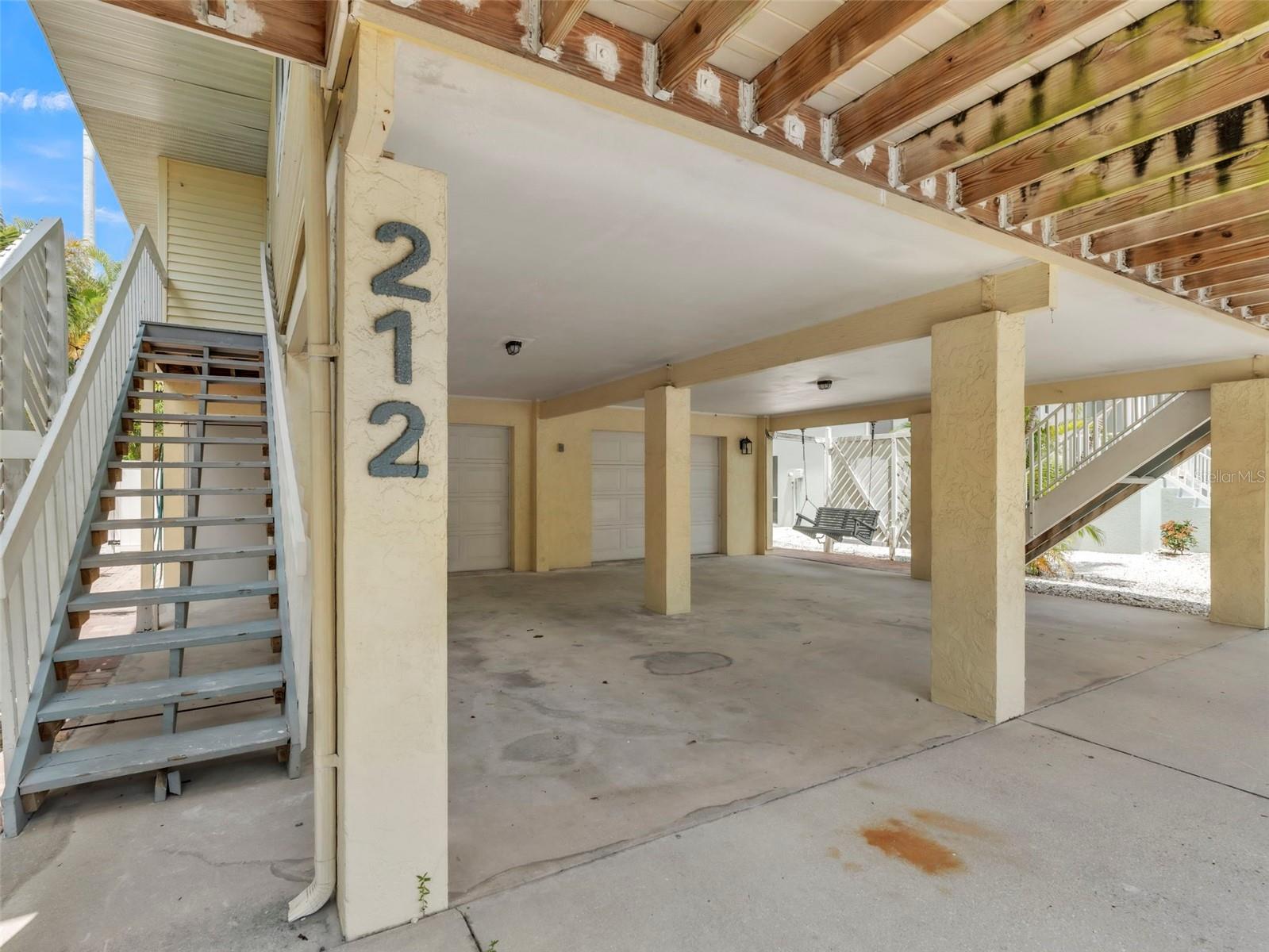 212 MAGNOLIA AVE