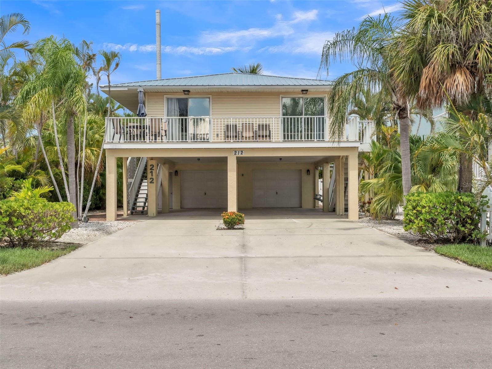 212 MAGNOLIA AVE