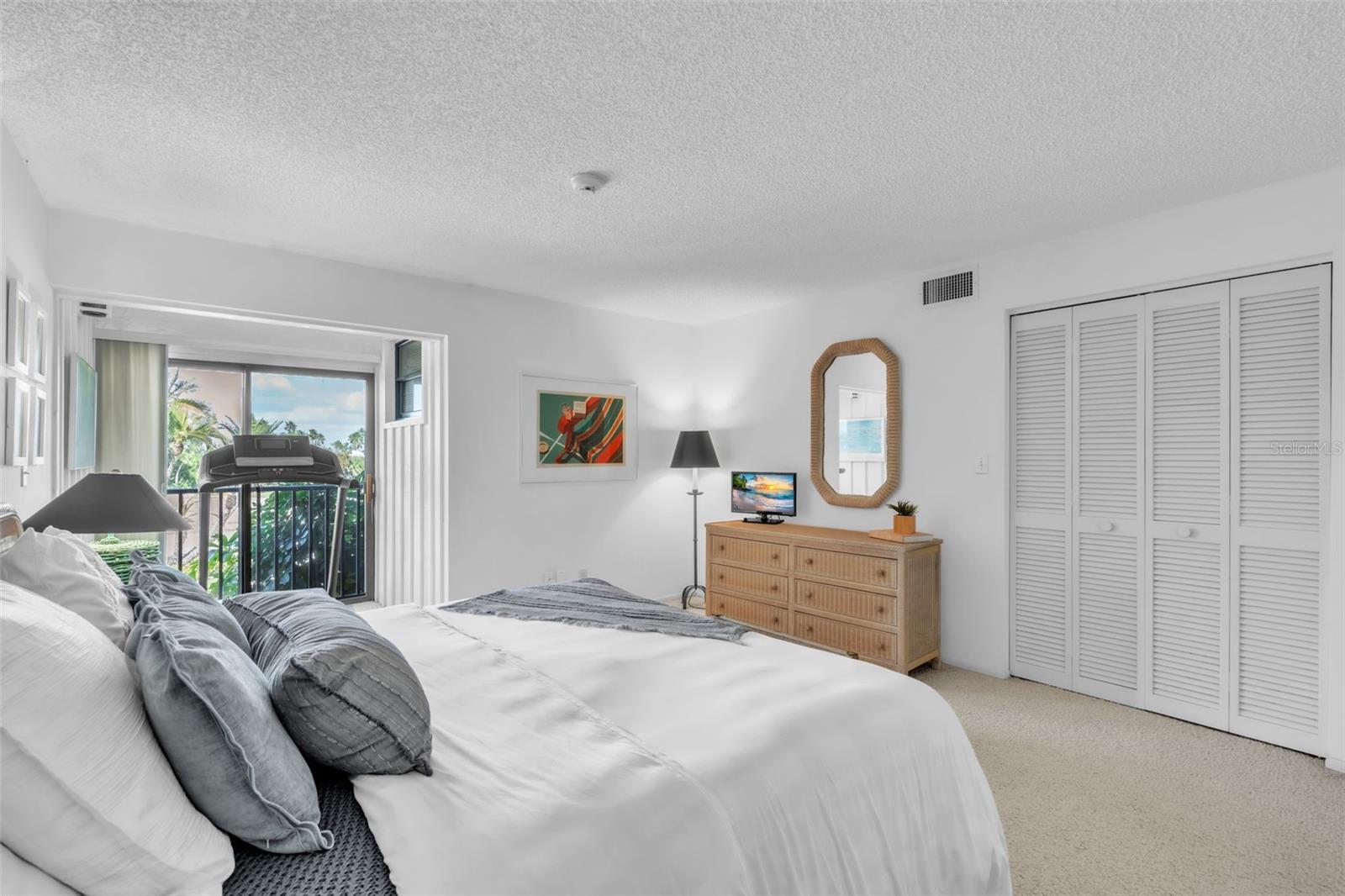 5635 GULF OF MEXICO DR #202