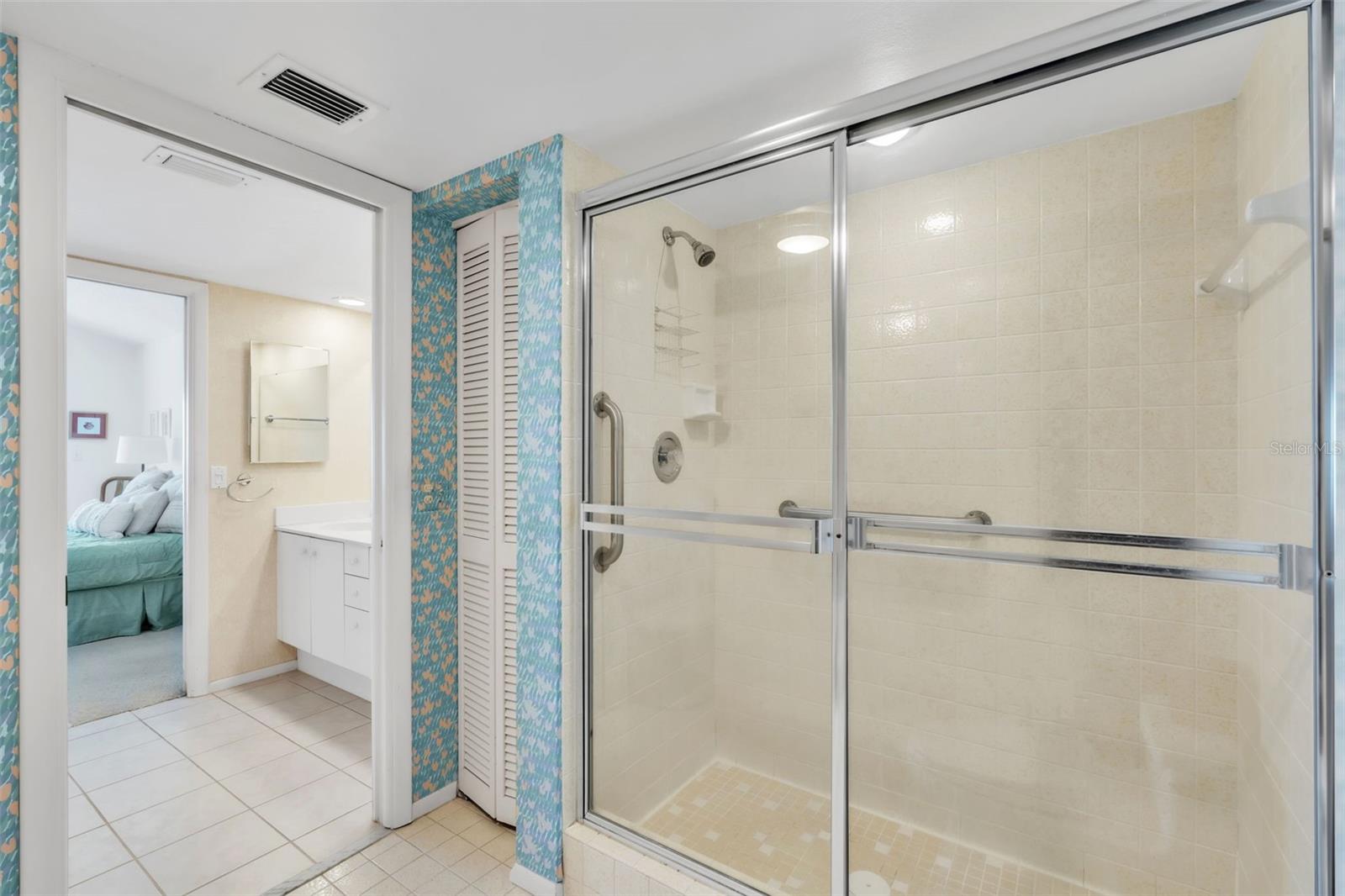 5635 GULF OF MEXICO DR #202