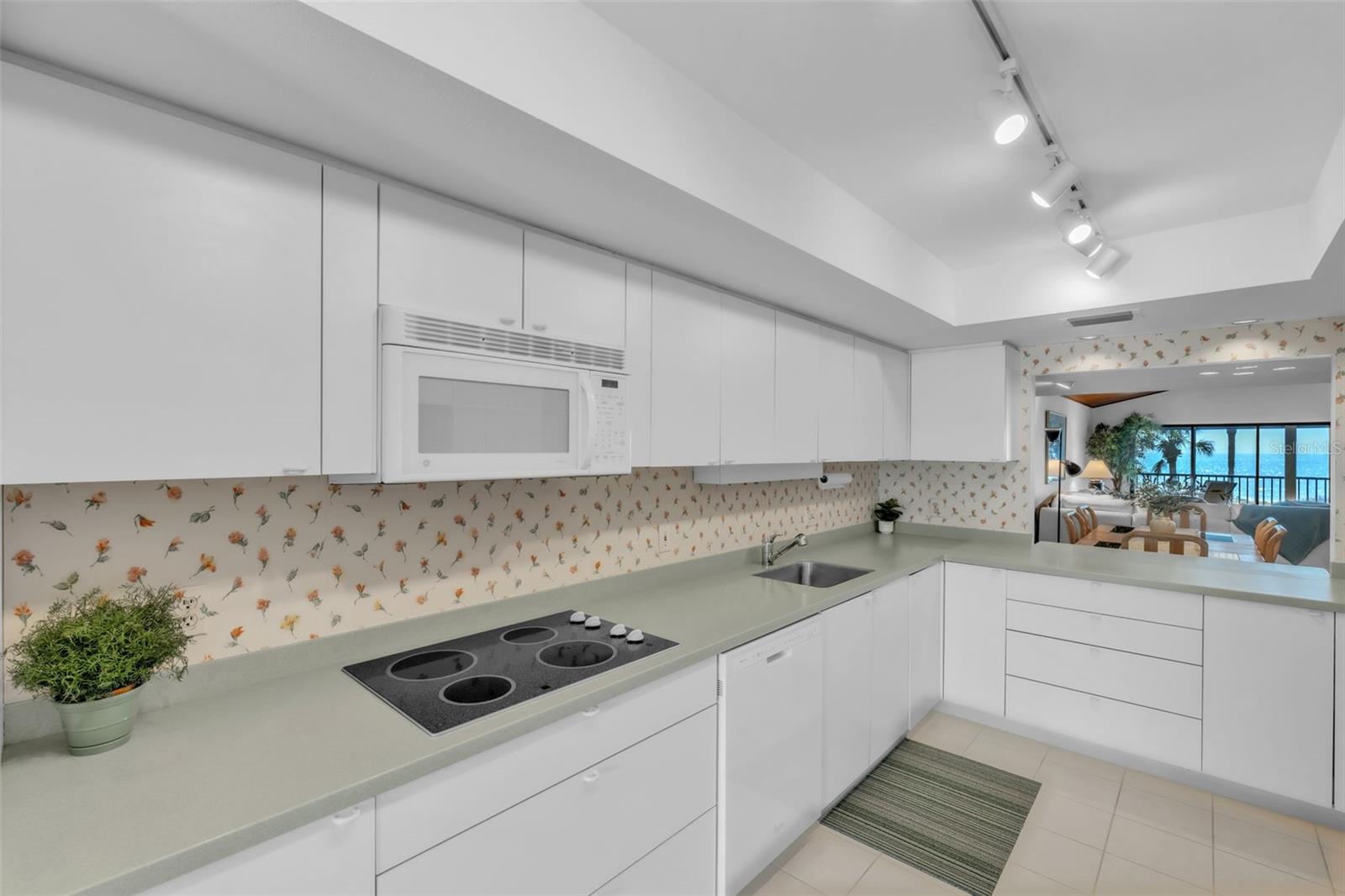 5635 GULF OF MEXICO DR #202