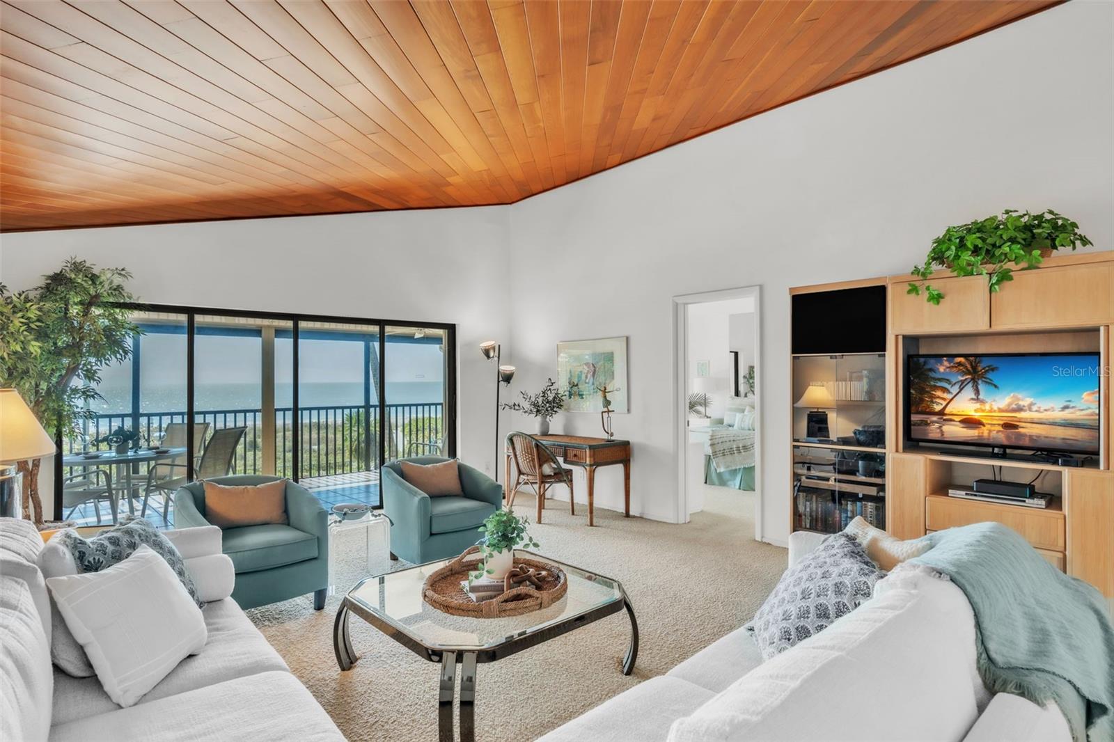 5635 GULF OF MEXICO DR #202