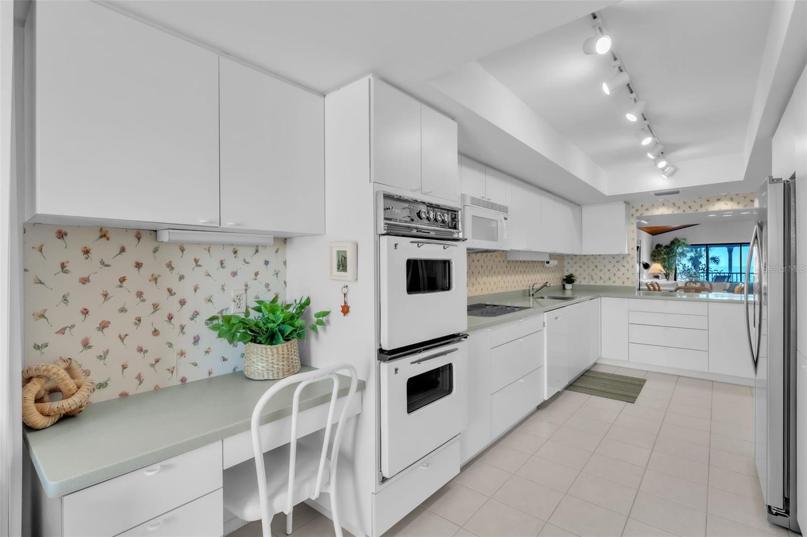 5635 GULF OF MEXICO DR #202