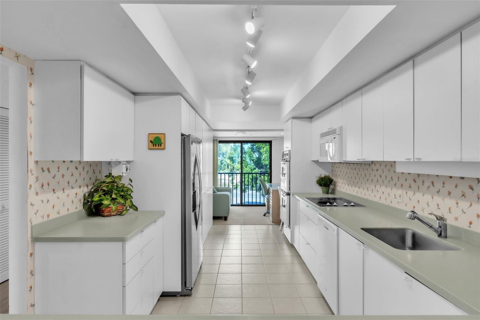 5635 GULF OF MEXICO DR #202