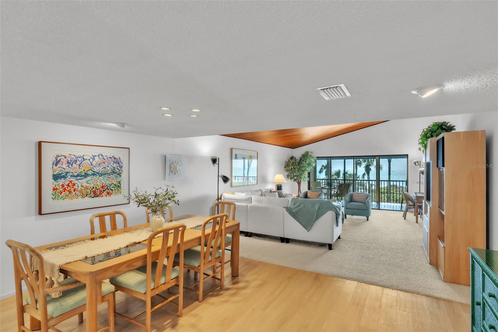 5635 GULF OF MEXICO DR #202