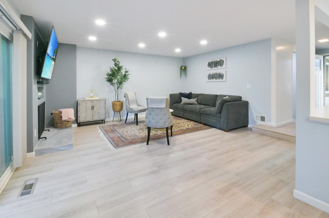 7190 Indian Valley CT