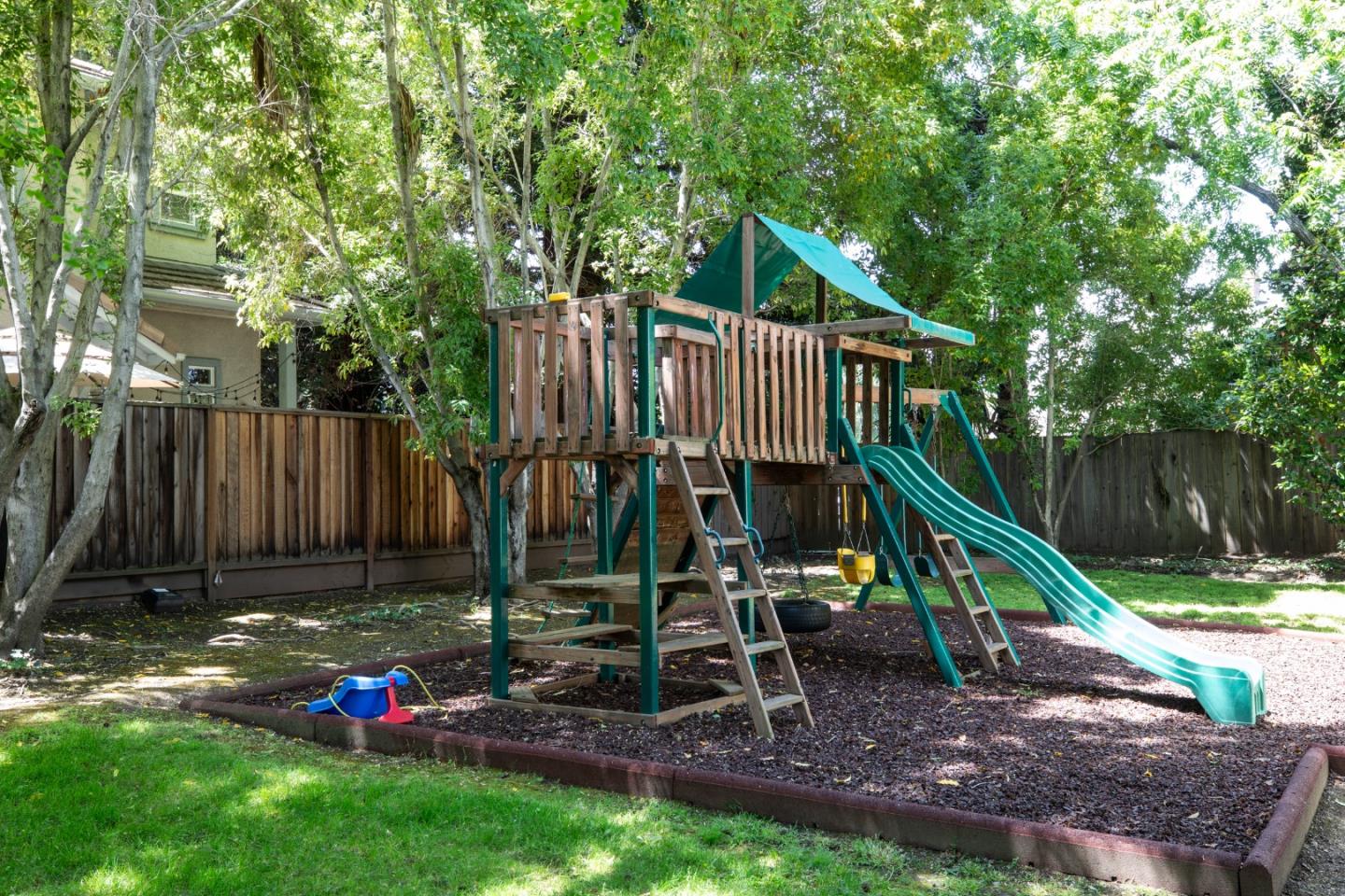 264 N Whisman RD 19