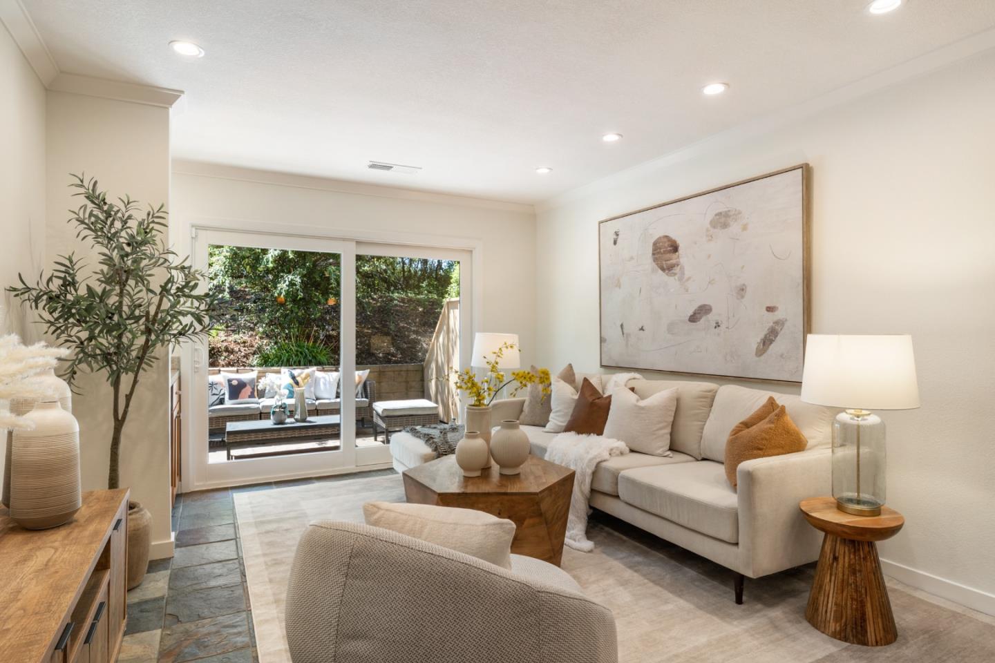 15 Calypso Ln