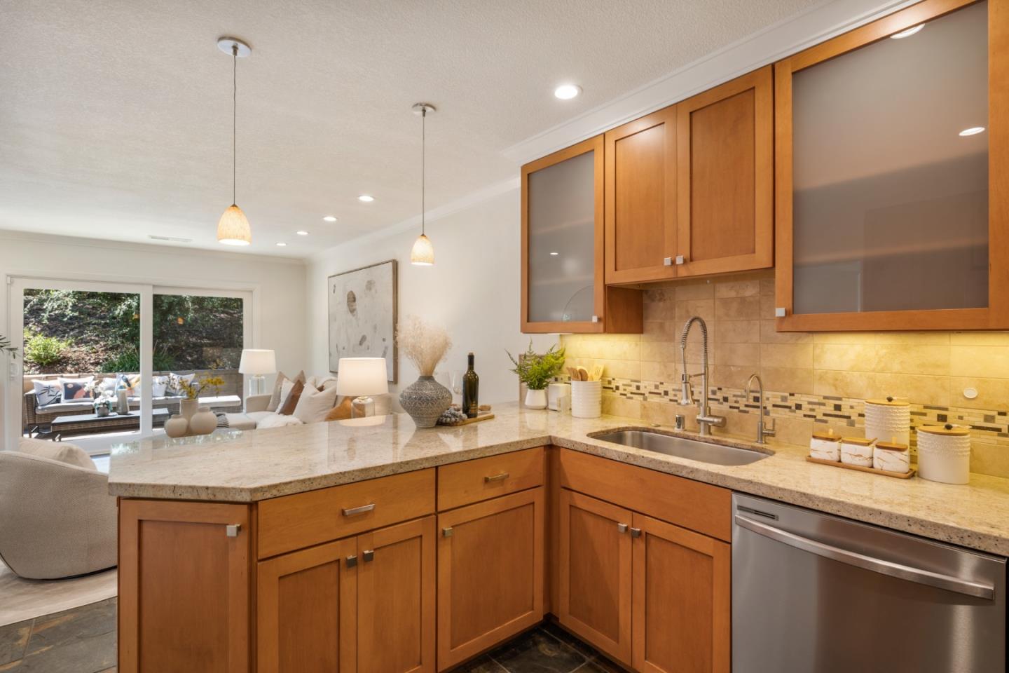 15 Calypso Ln