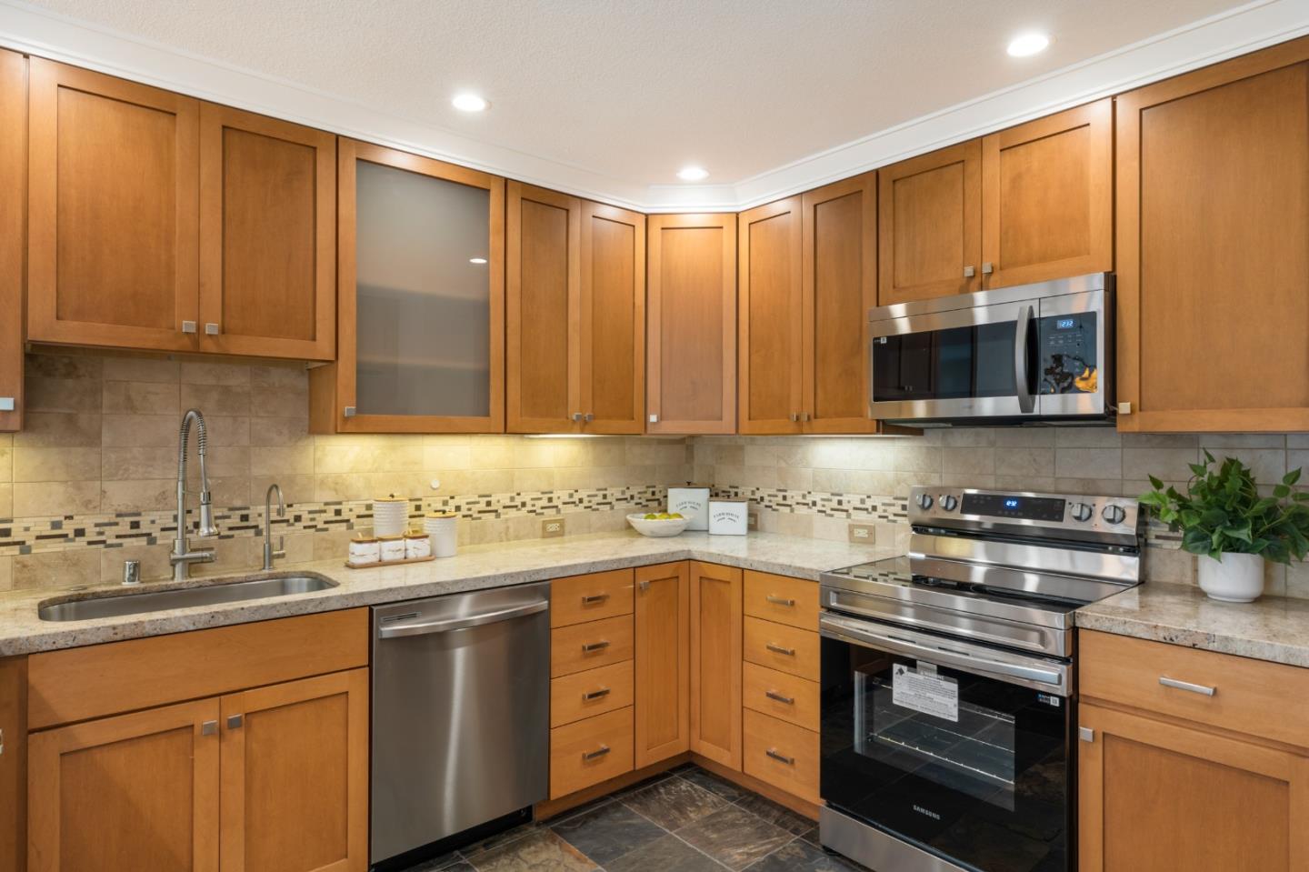 15 Calypso Ln