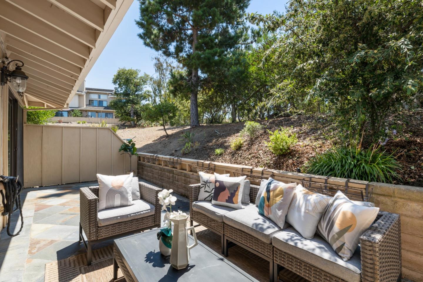 15 Calypso Ln