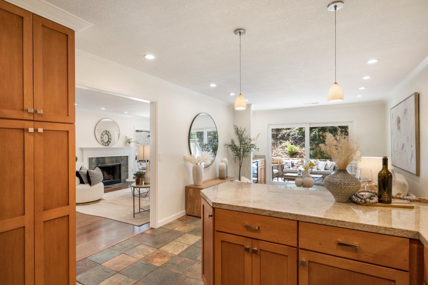 15 Calypso Ln