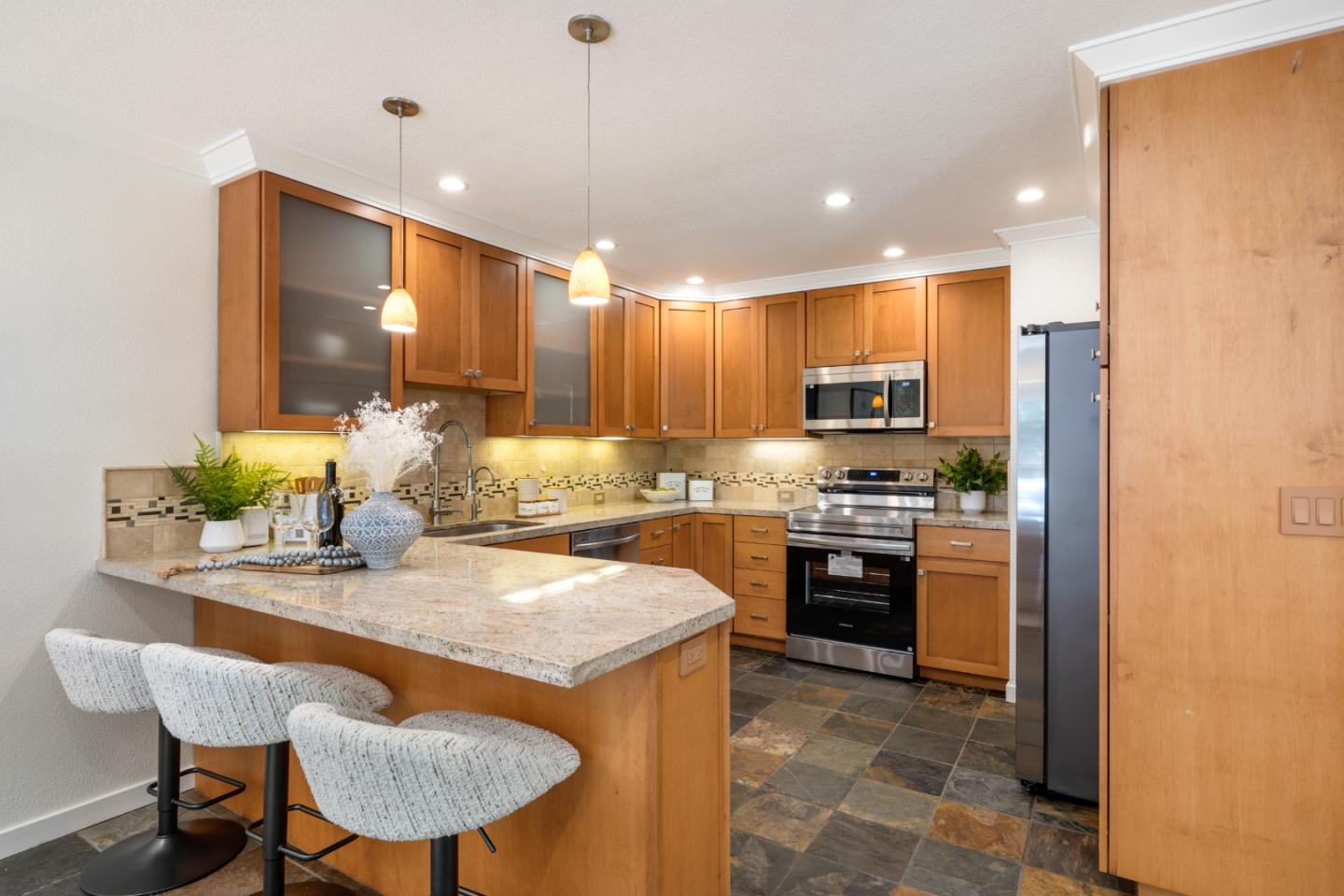 15 Calypso Ln