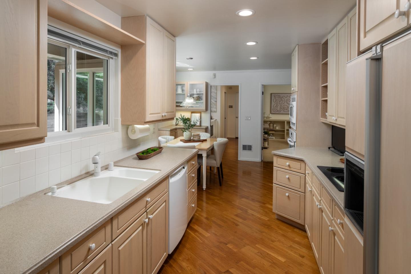 1061 Saint Joseph Avenue