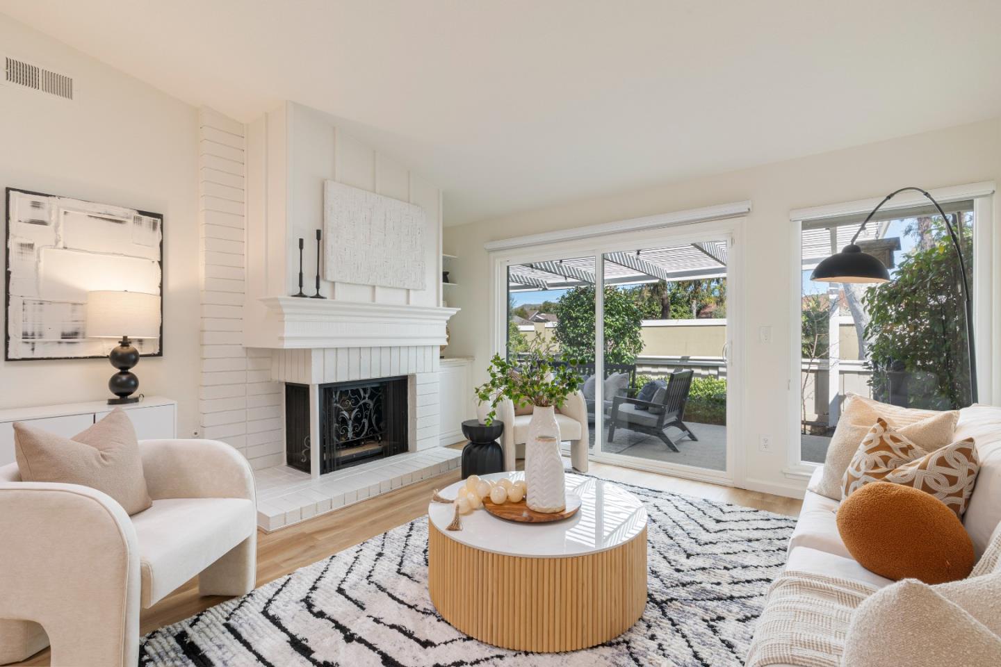 1141 Holly Oak Circle