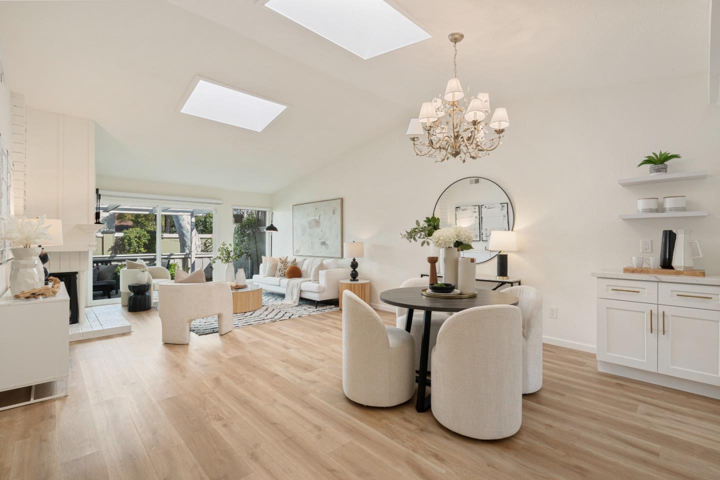 1141 Holly Oak Circle