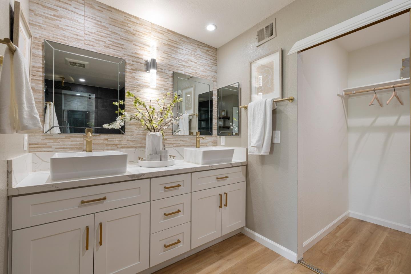 1141 Holly Oak Circle