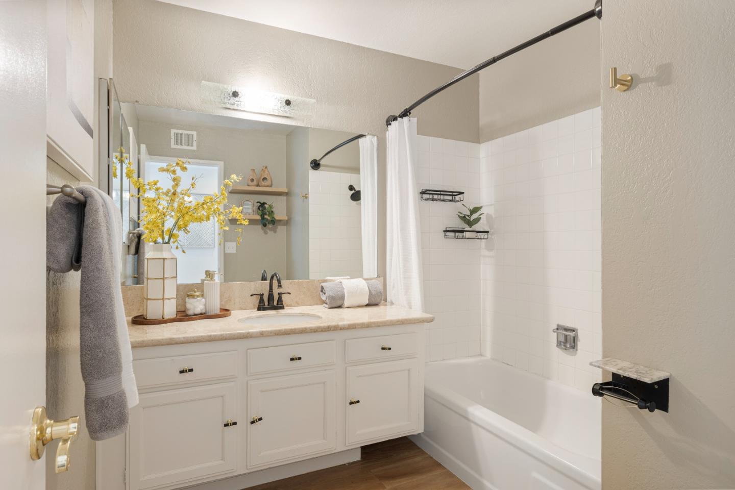 1141 Holly Oak Circle