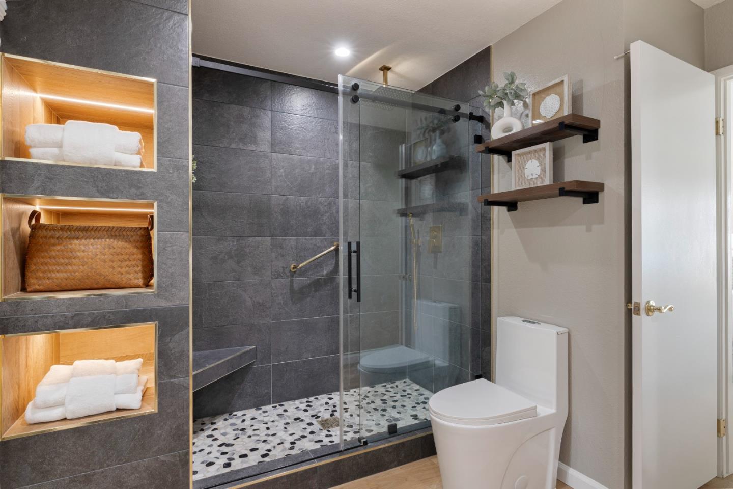 1141 Holly Oak Circle