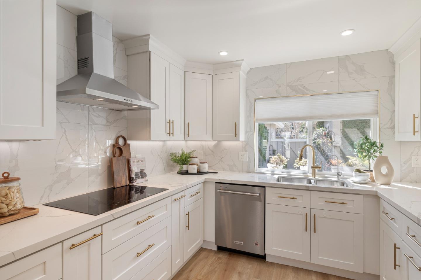 1141 Holly Oak Circle