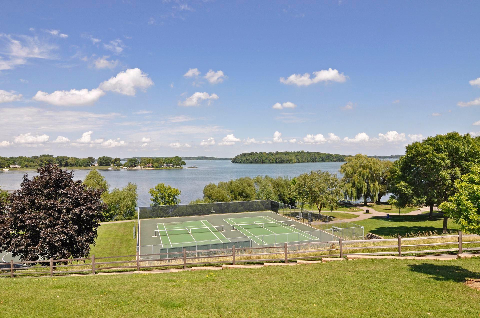 1400 Oakpointe Drive