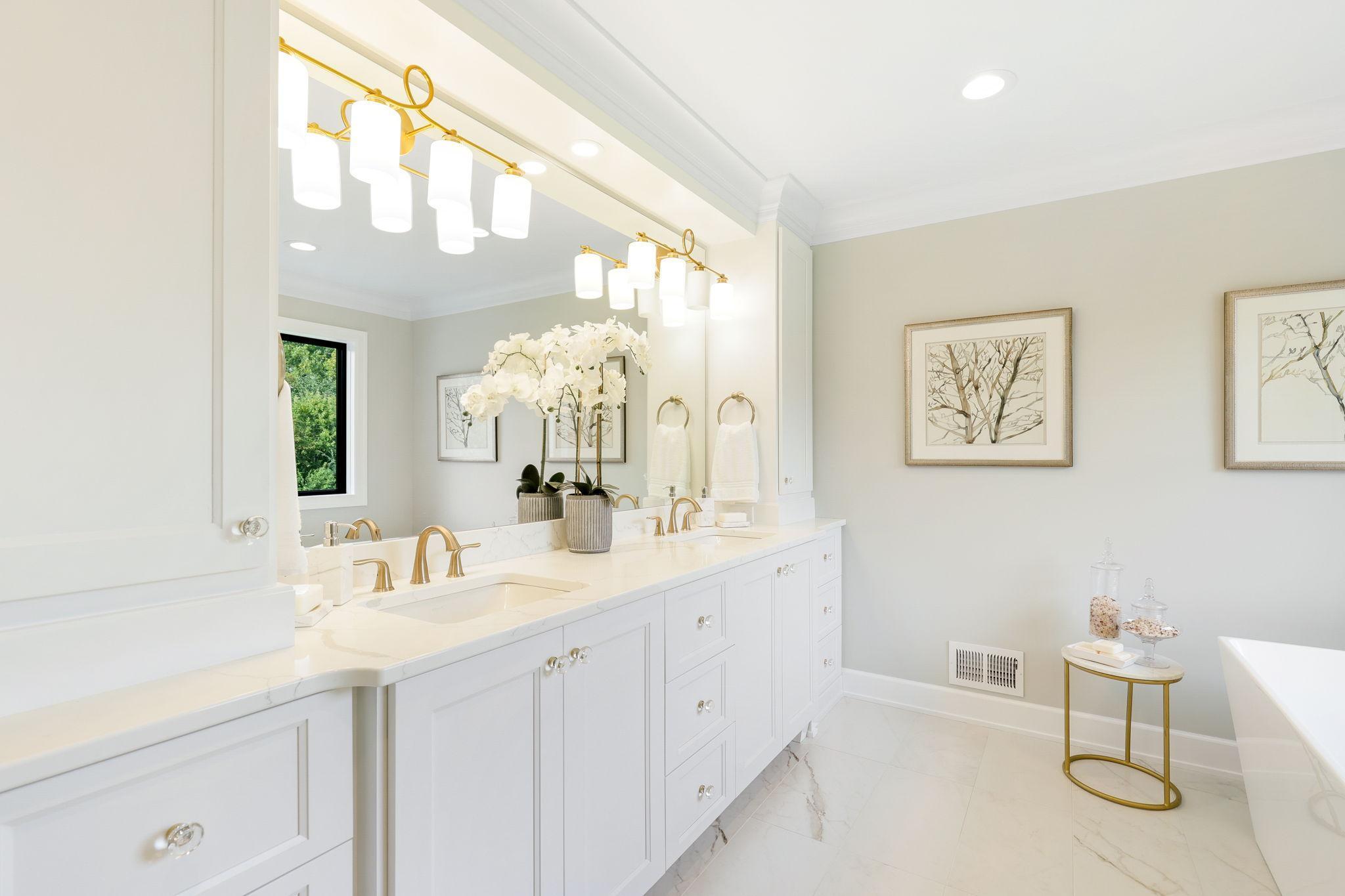 2xx White Oak Lane