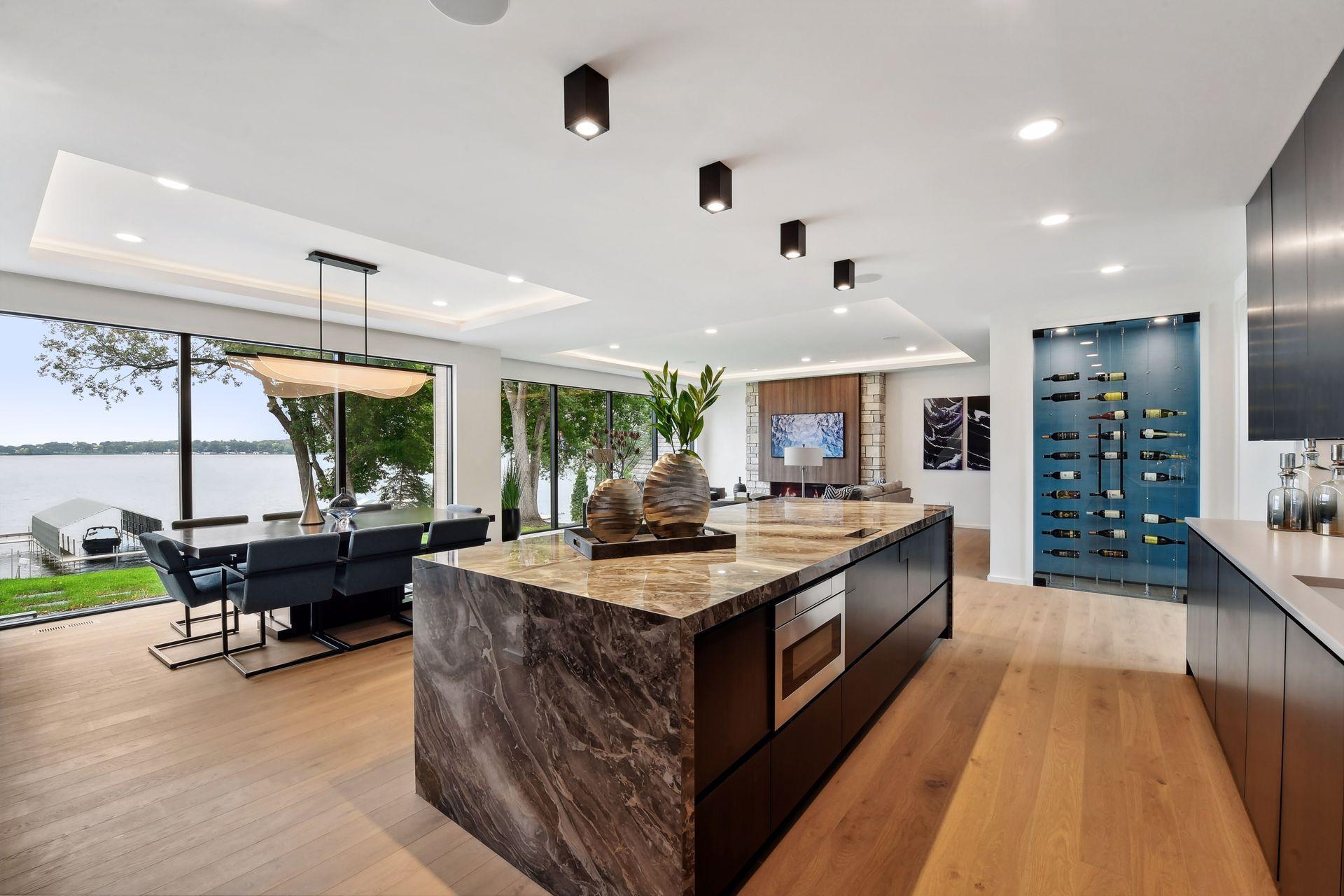 1xx Stratford Lane