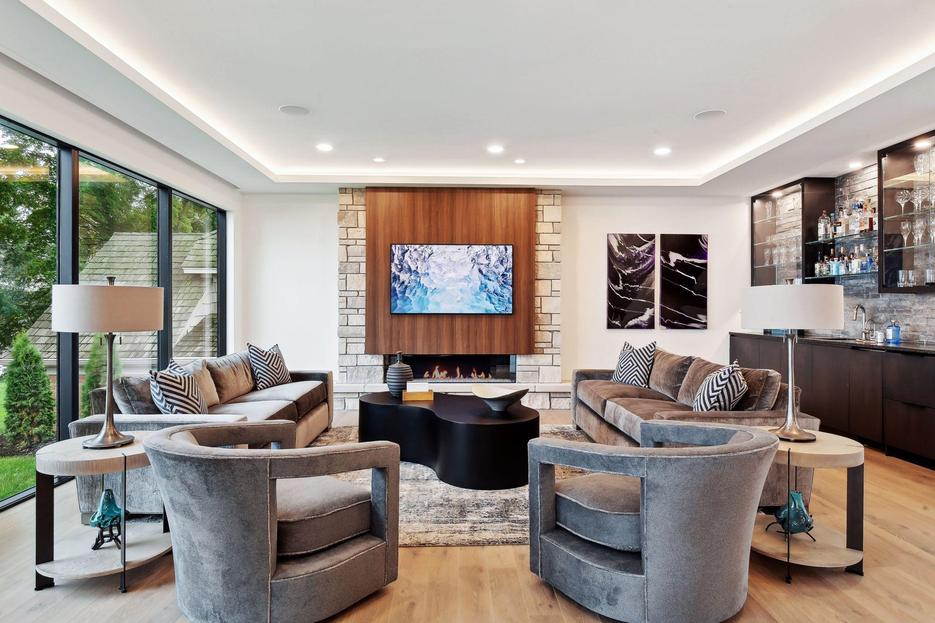 1xx Stratford Lane