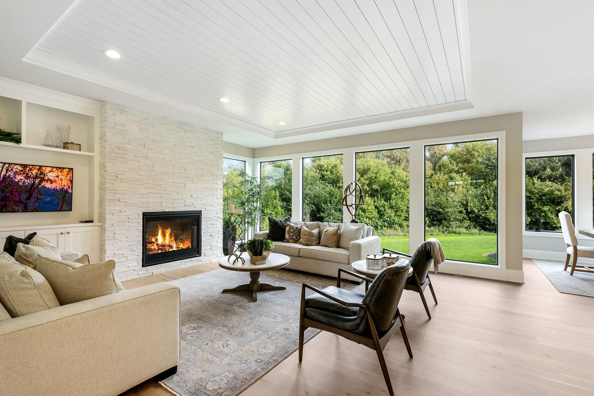3xx N White Oak Lane