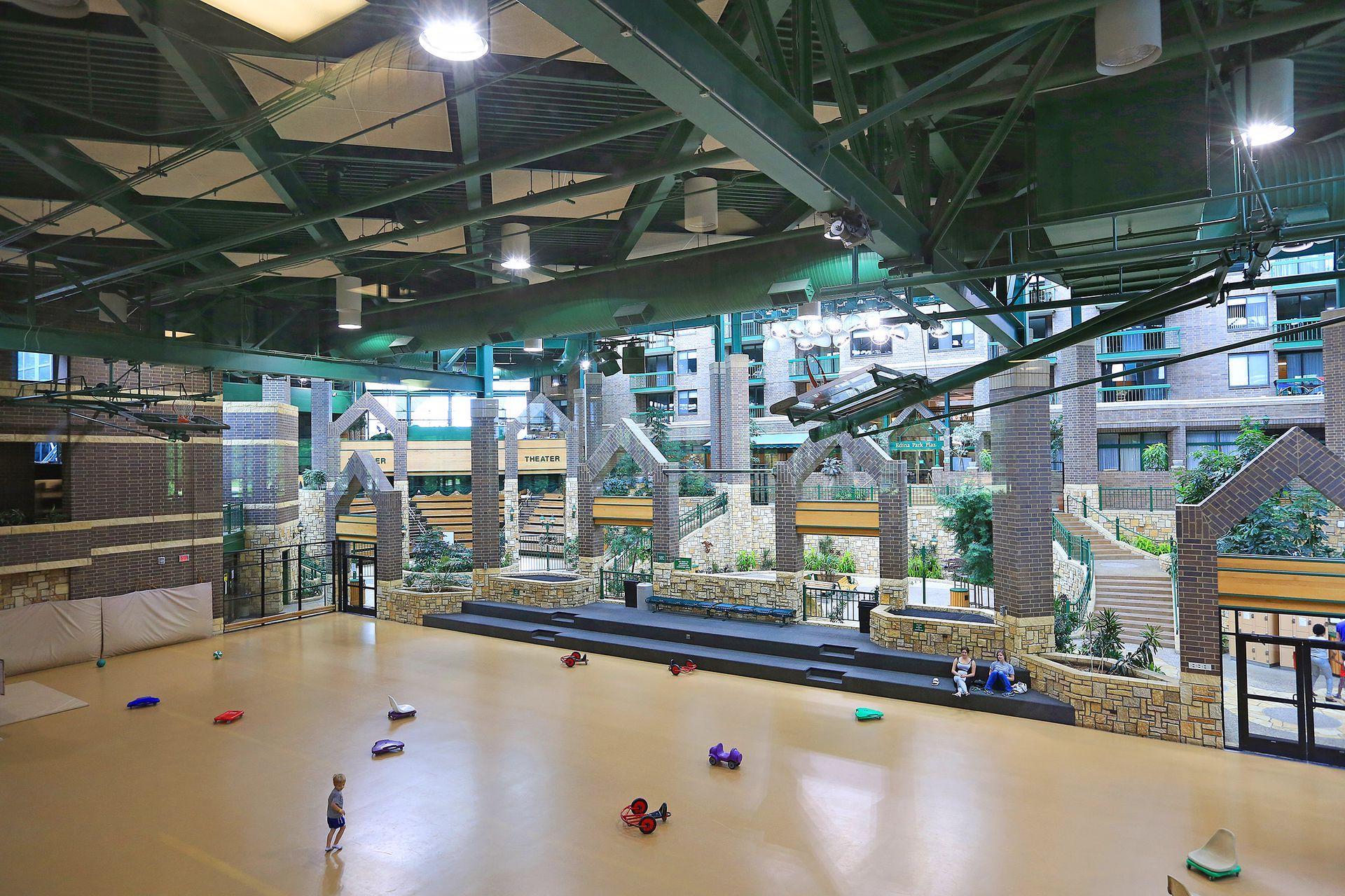 7400 Edinborough Way Unit: 5208