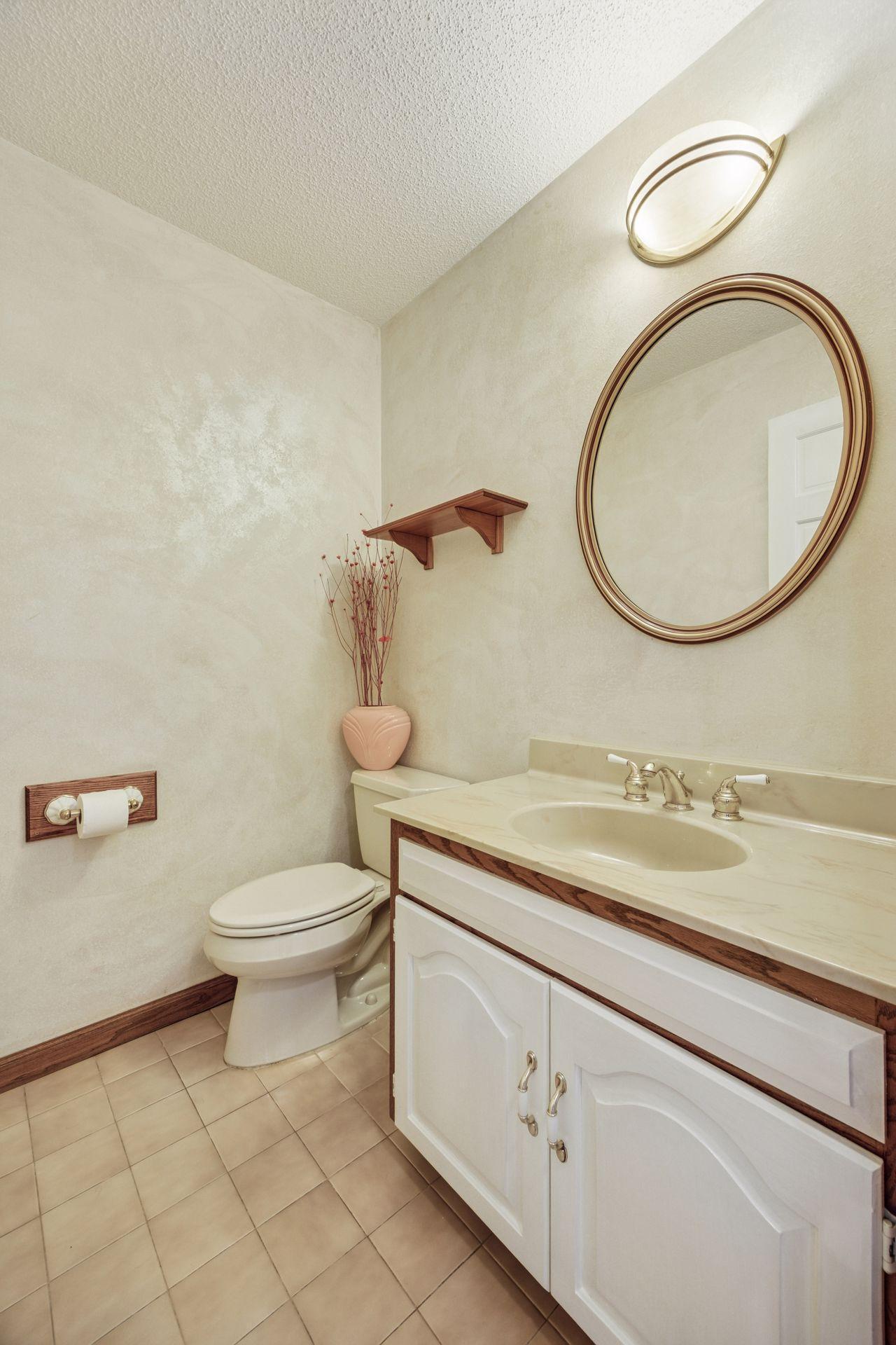 13525 Oak Hill Court