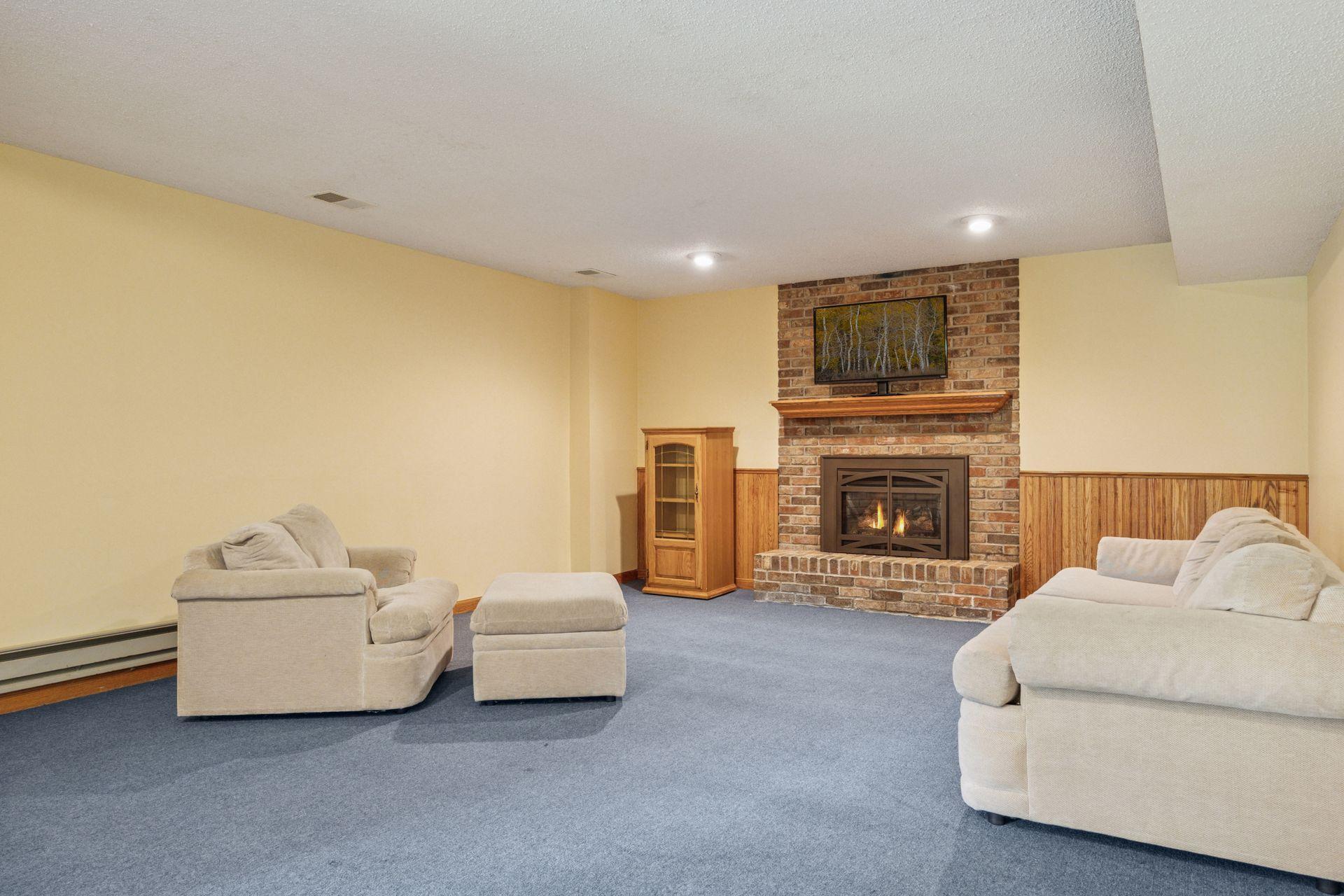 13525 Oak Hill Court