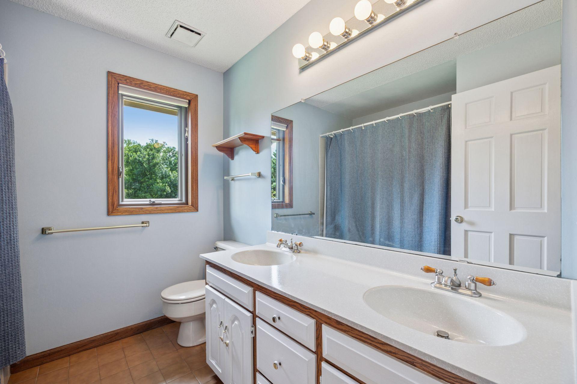 13525 Oak Hill Court