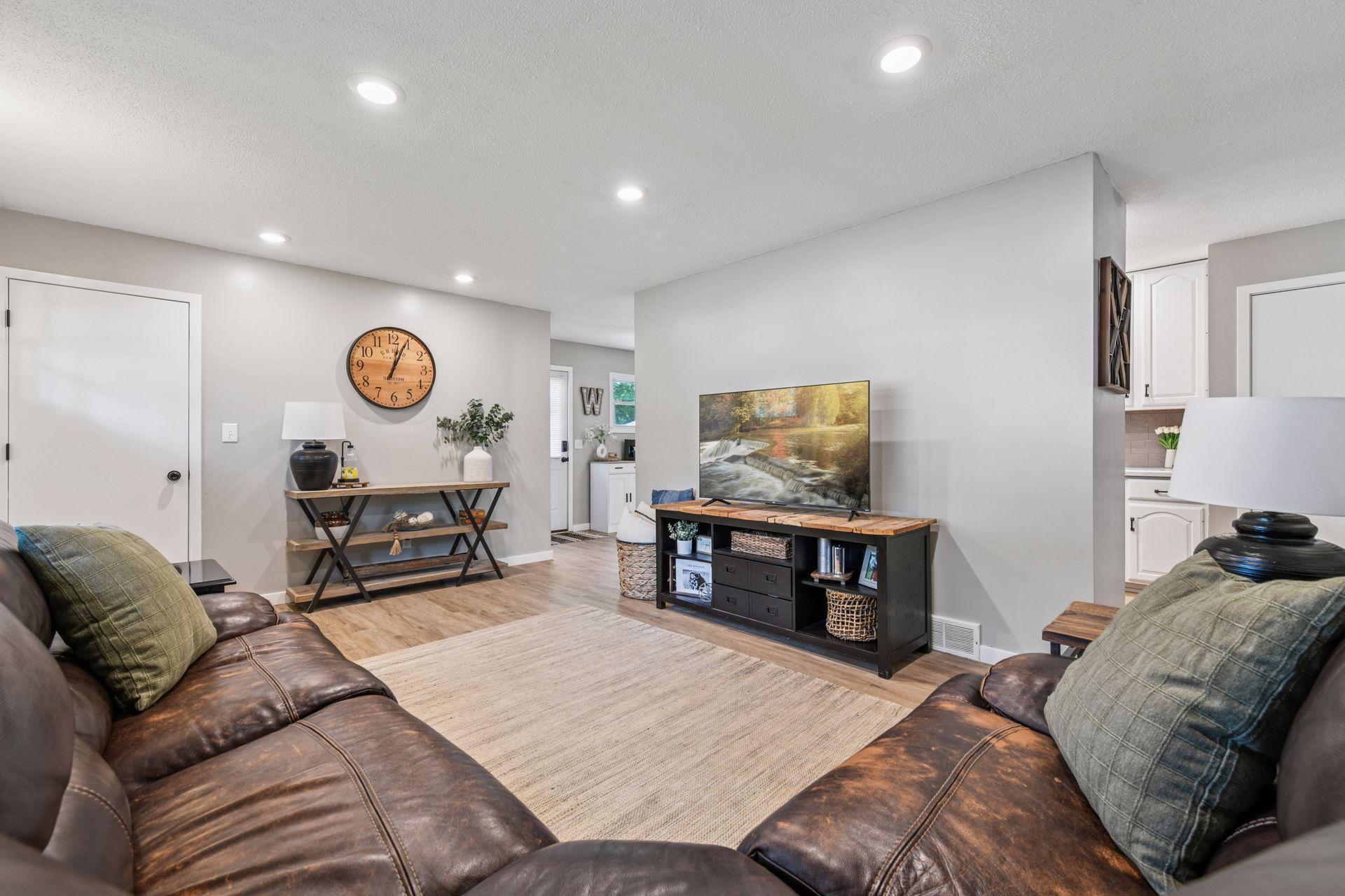 406 Adams Drive W
