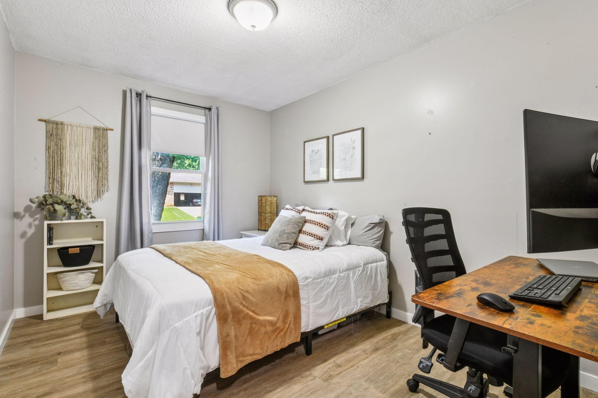 406 Adams Drive W