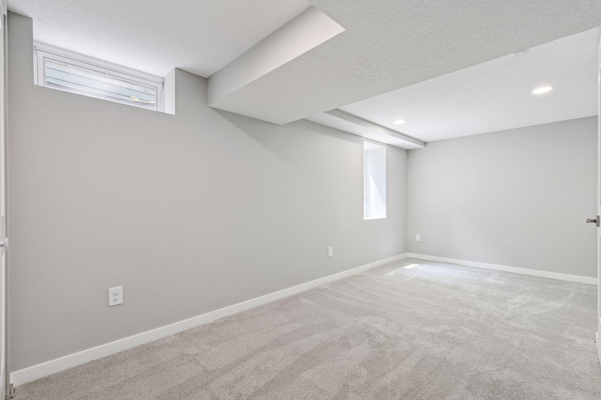 406 Adams Drive W