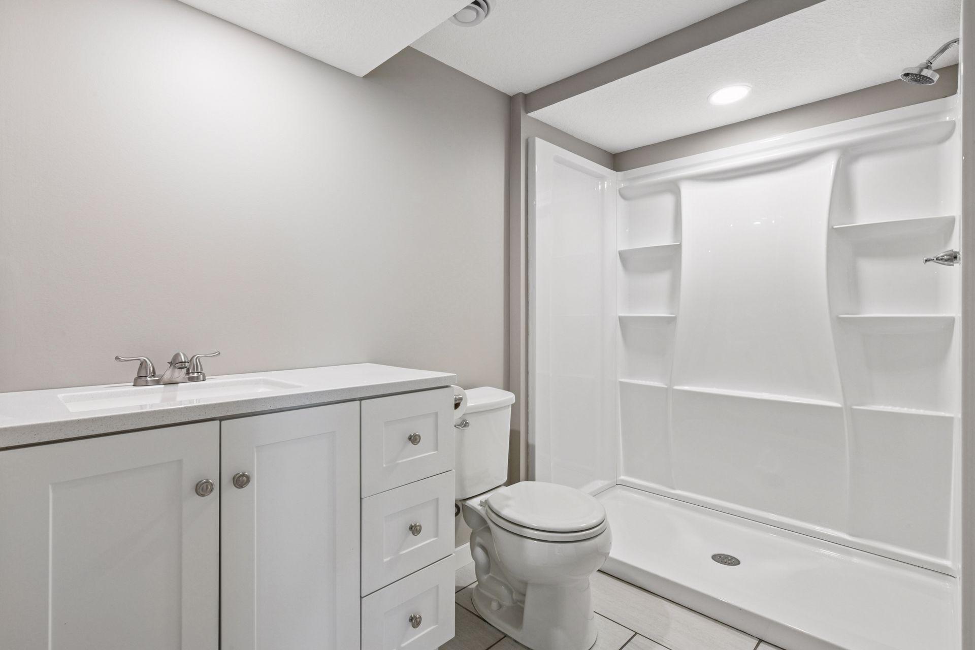 406 Adams Drive W