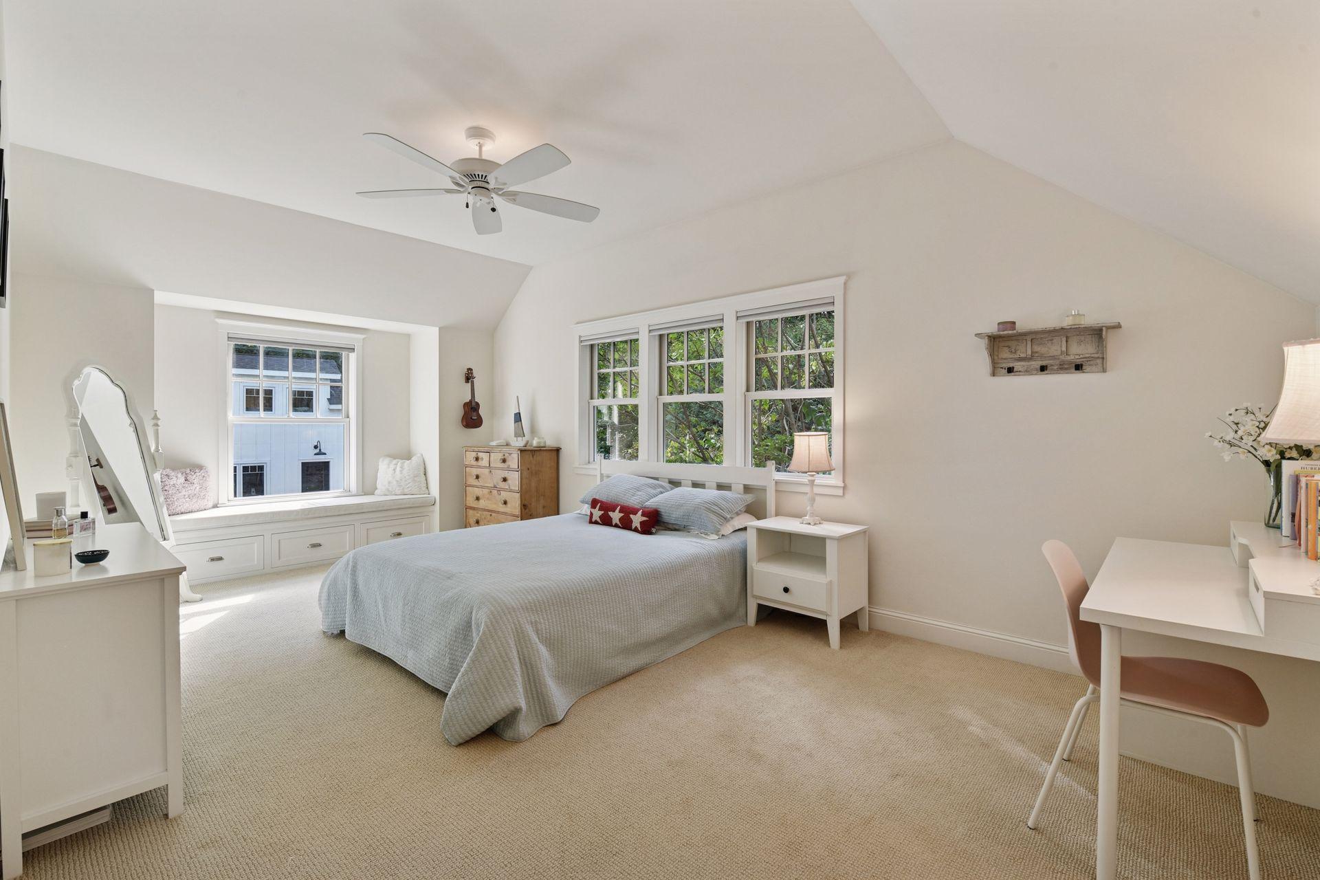 20355 Lakeview Avenue