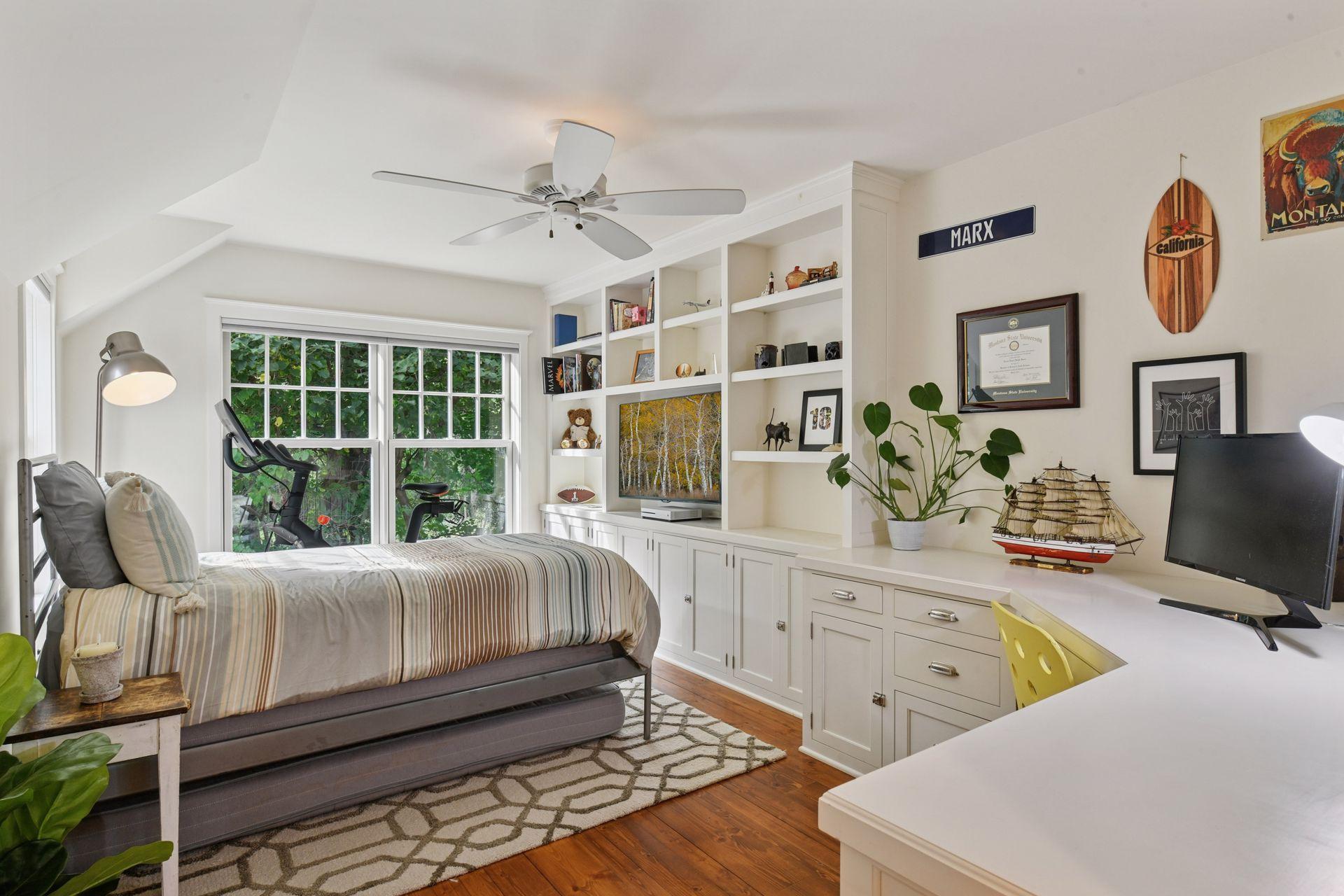 20355 Lakeview Avenue