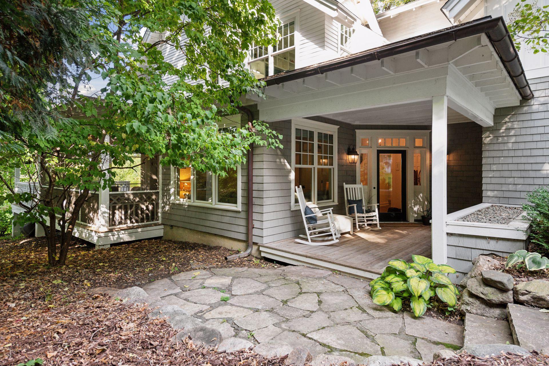 20355 Lakeview Avenue