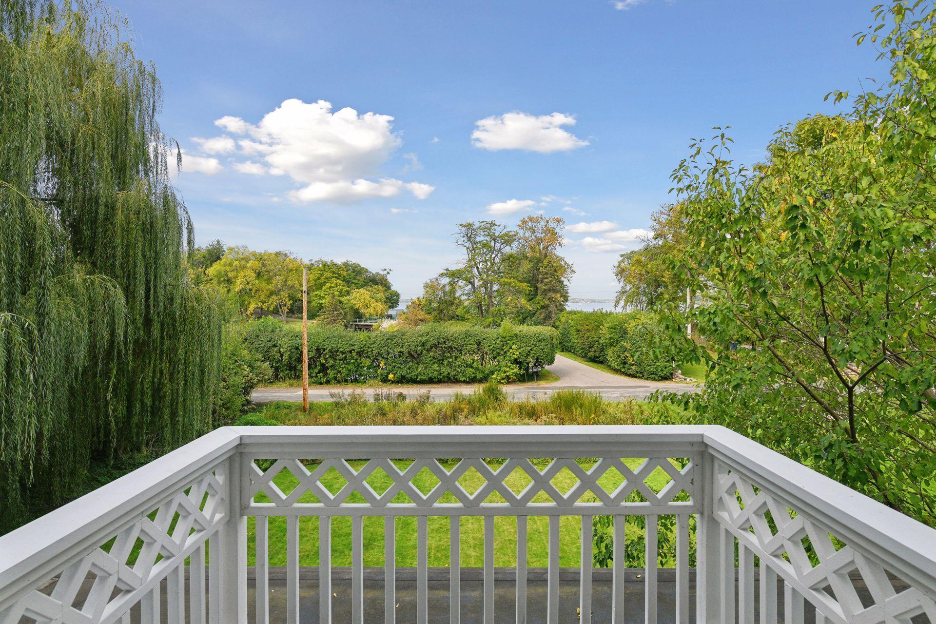 20355 Lakeview Avenue